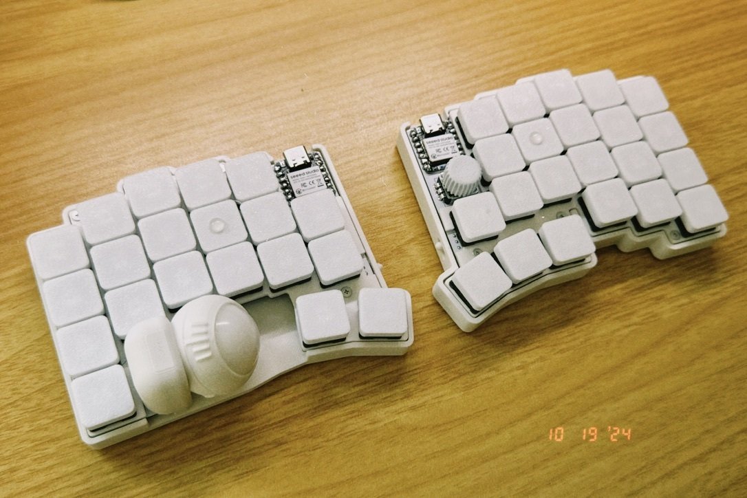 話題の無線トラックボール付きキーボード「moNa」ファースト