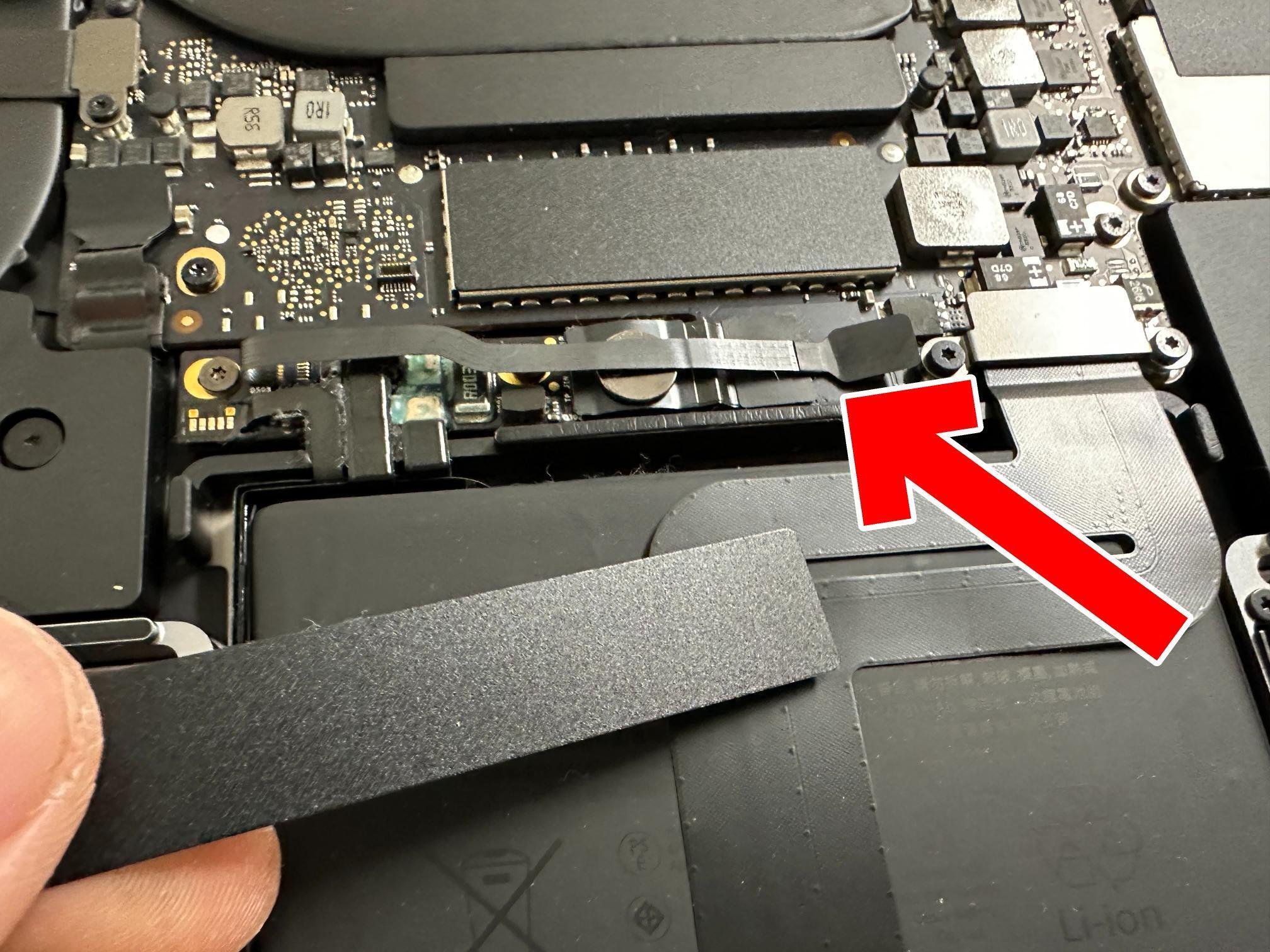 MacBook Pro 13inch 2017年のバッテリー交換を18480円で対応中！膨張や