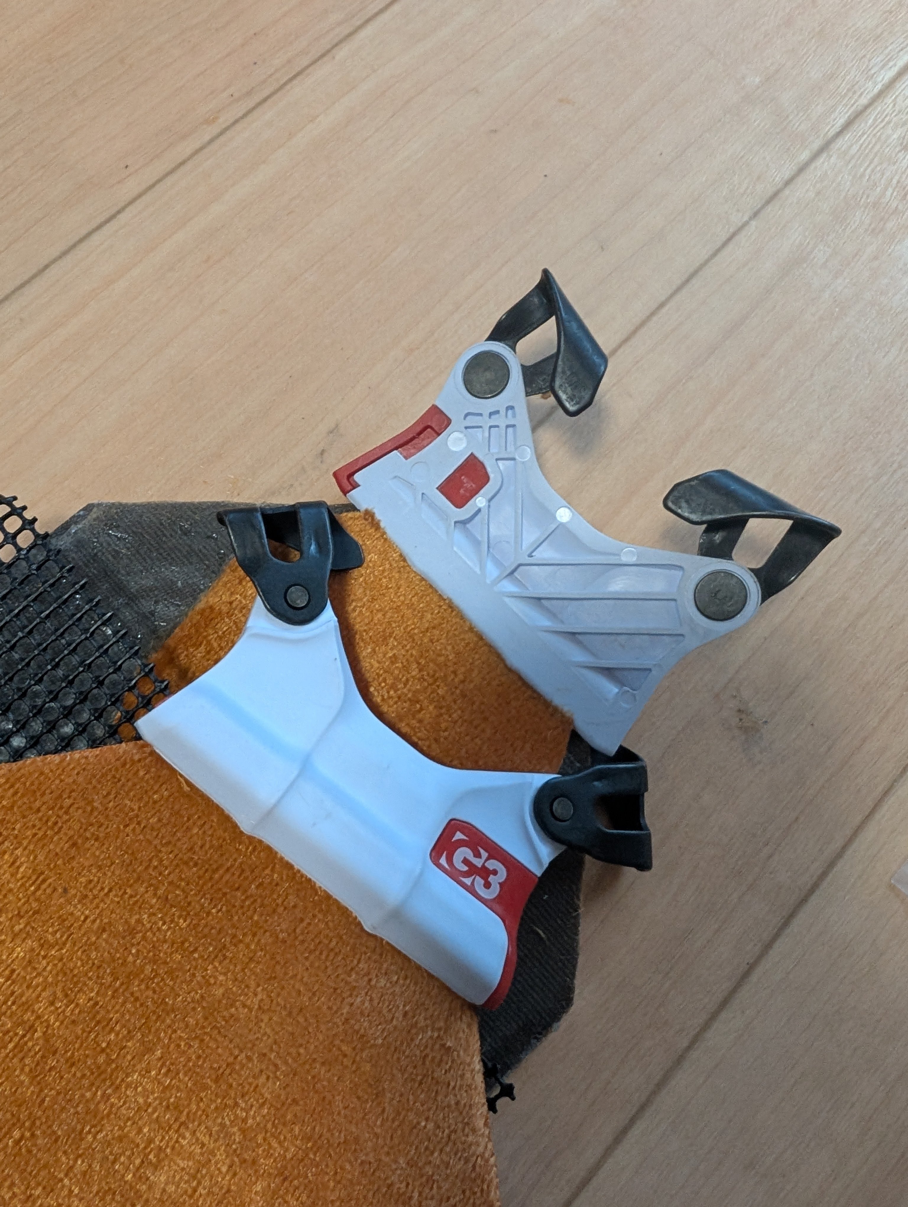 スキーシールのグルー貼り替え｜carvingmyway