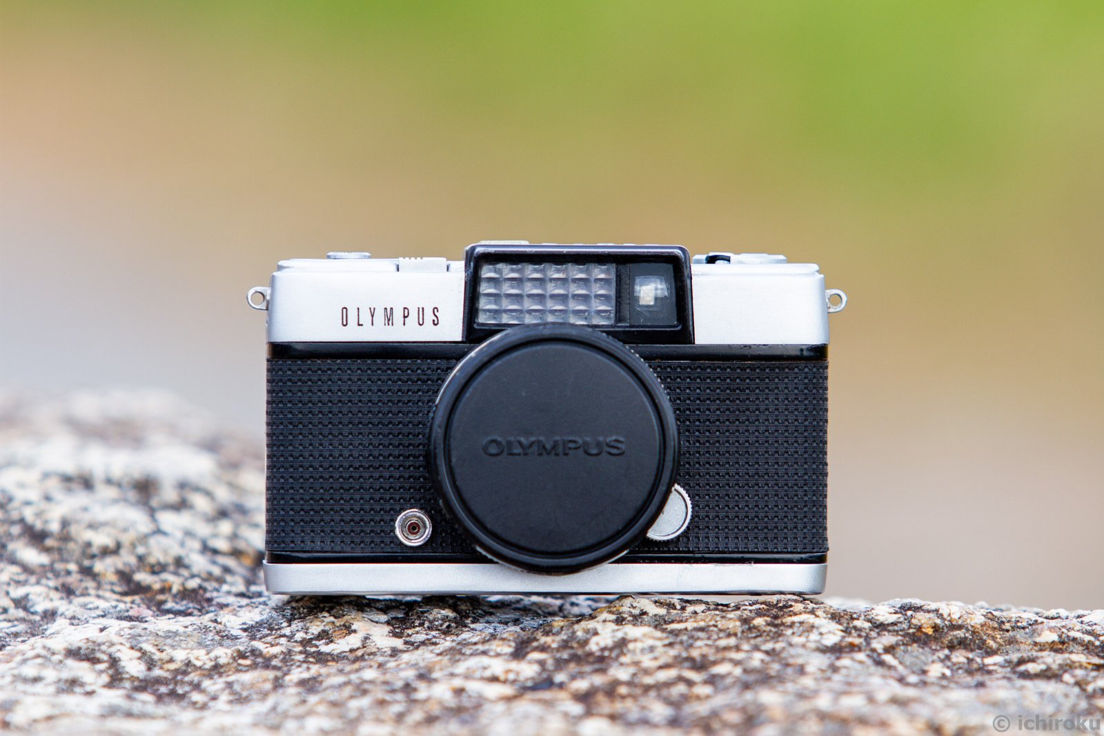 オリンパスPEN-D 〜可愛いけど手強い ハーフサイズフィルムカメラ