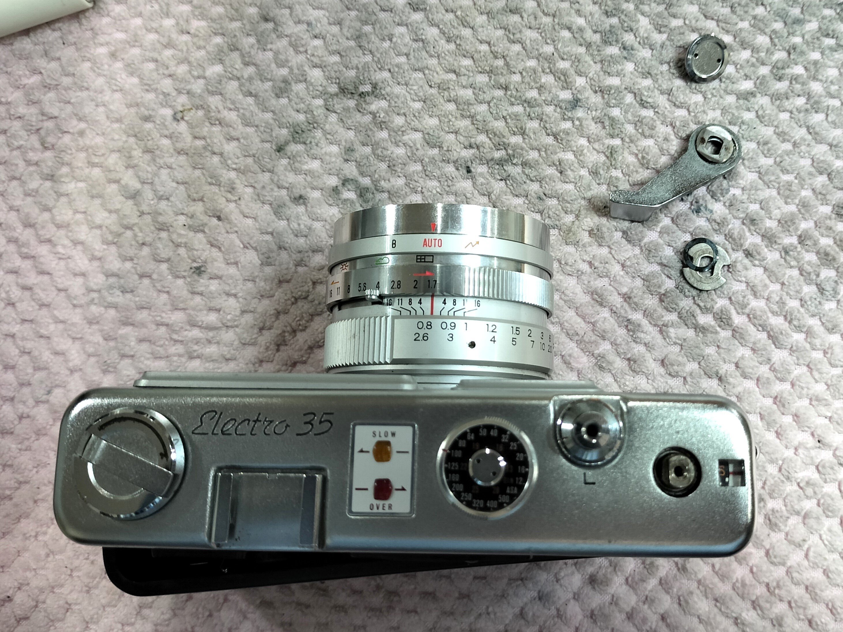 初代ヤシカエレクトロ35の分解｜フィルムカメラ修理のアクアカメラ
