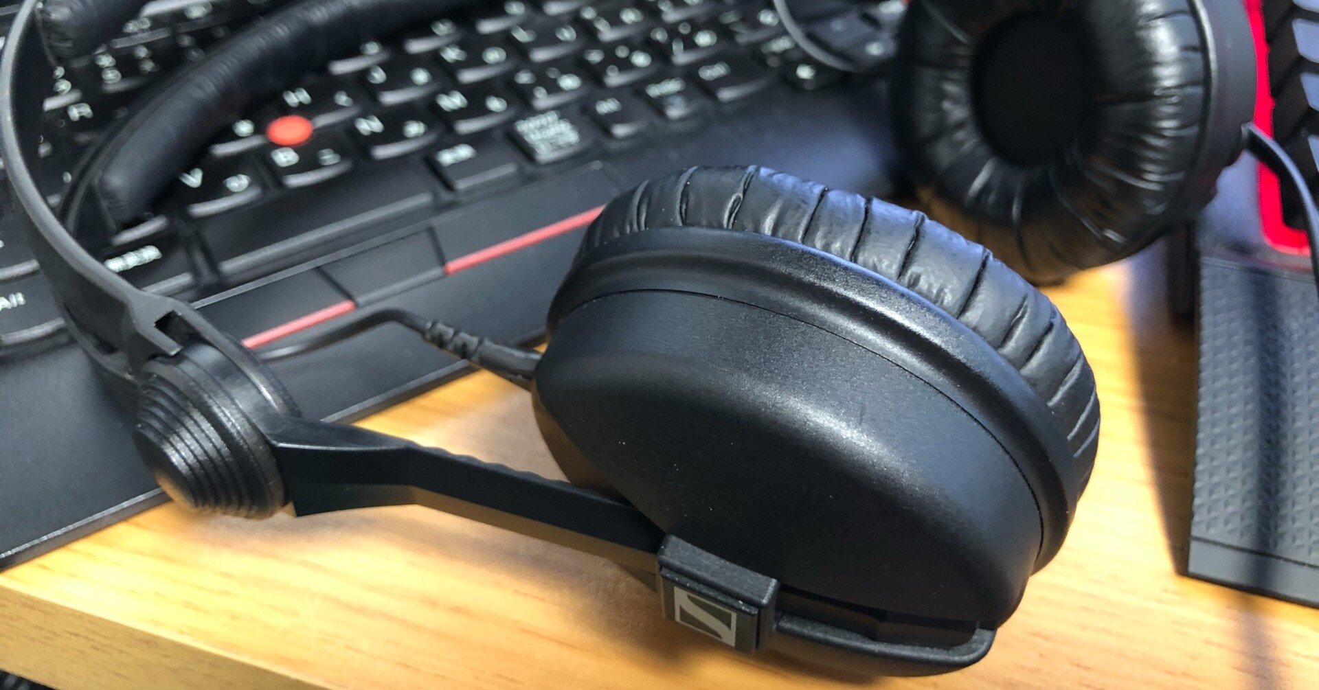 モニターヘッドホン探訪記 SENNHEISER HD25｜ぐにゅう