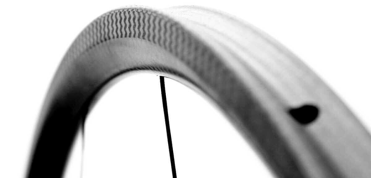 躊躇気味にチューブラーに戻ってみた話｜あら50りっぷ