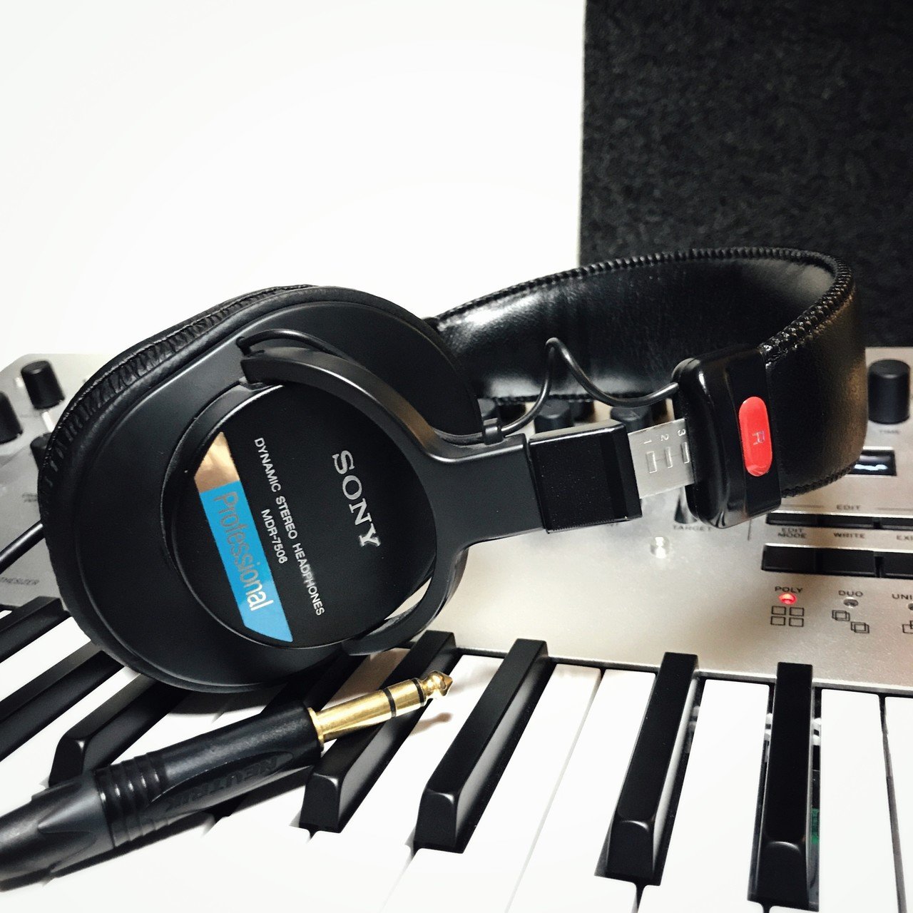 SONY MDR-7506（Modified）｜Genki Mishima