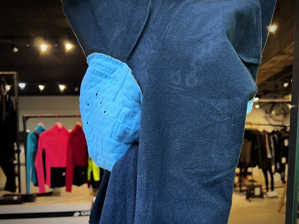 1つで「3役」、秋から冬に向かって進化するボトムス。サーモビブ