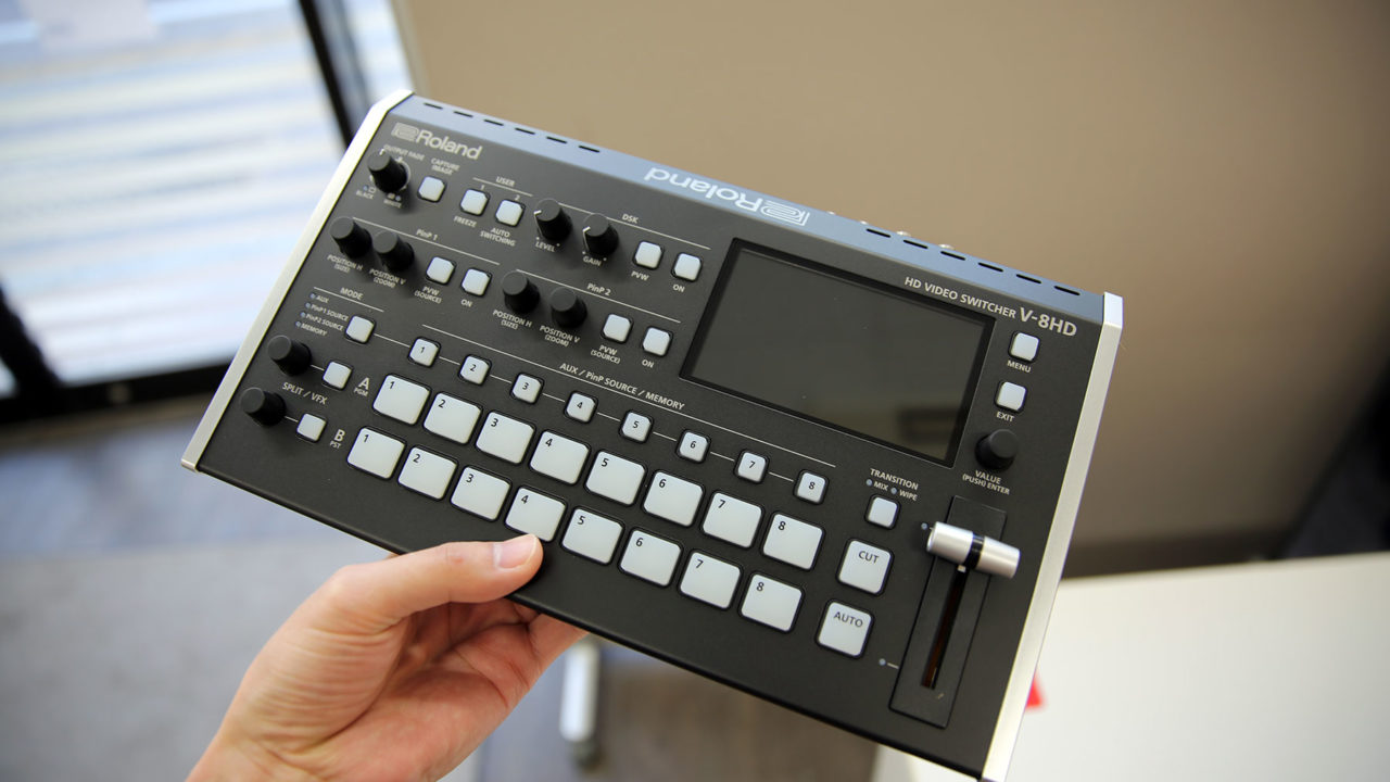 ビデオスイッチャーRoland V-8HD開封レビュー｜カメラレンタルならAPEX