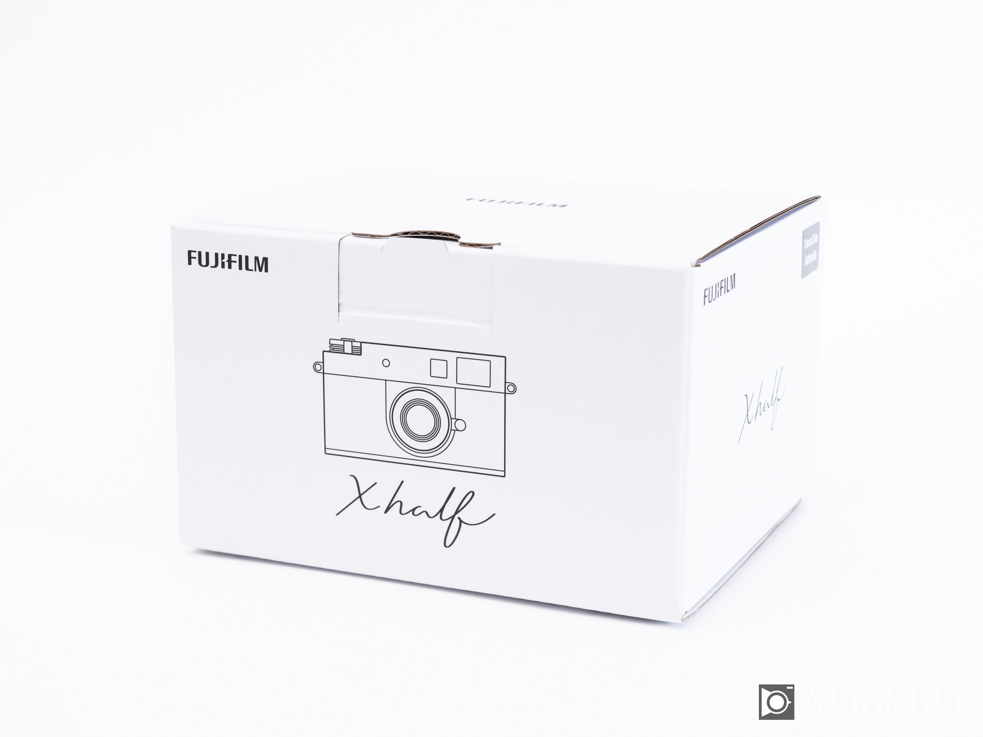フィルムカメラの楽しさが詰まったコンデジ「FUJIFILM X half」を