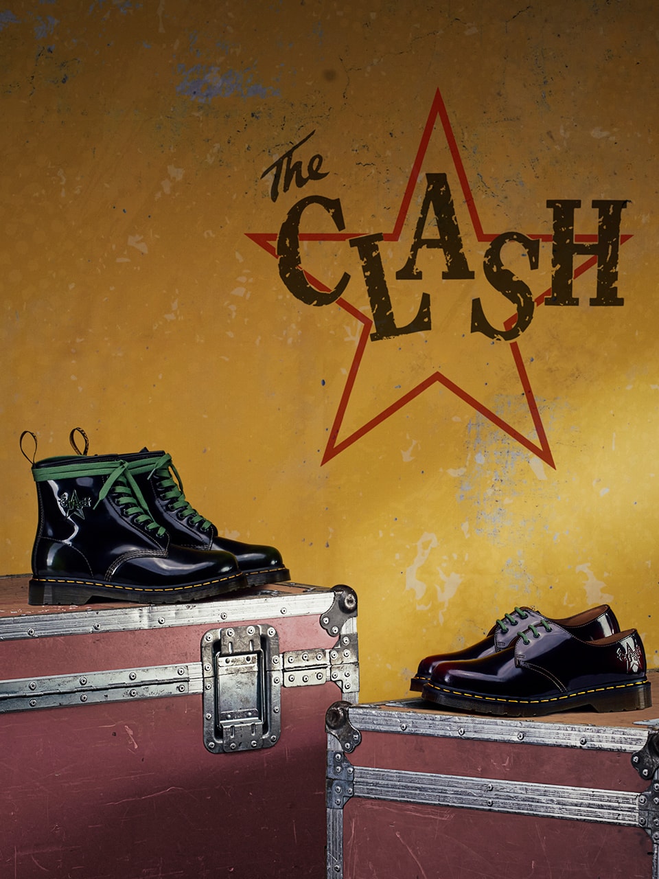 ドクターマーチン〉×ザ・クラッシュ、英国パンク・ロック精神を足元に