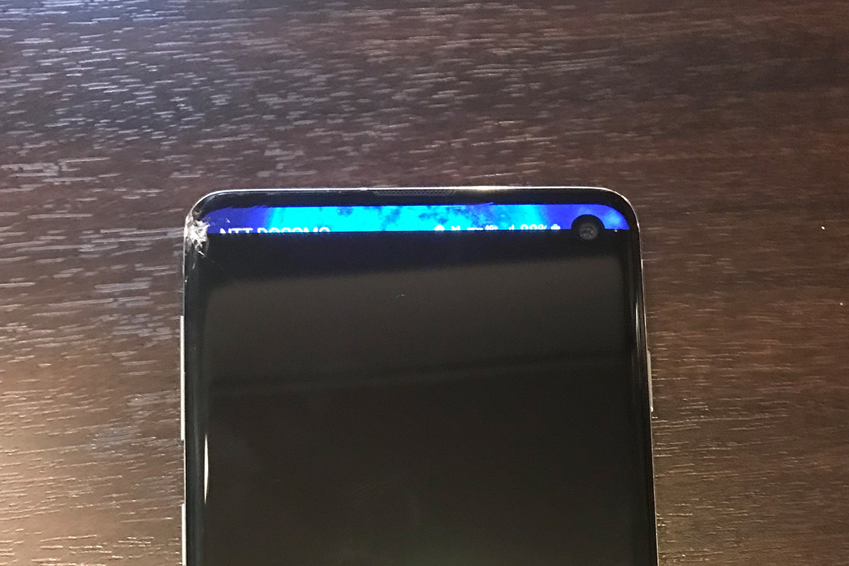 Samsung Galaxy S10 ディスプレイガラスが割れて上5mmしか映らなくなっ