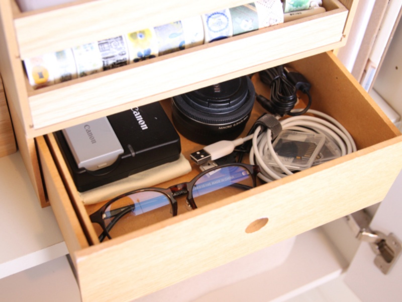 小物のごちゃつきスッキリ！「無印良品」木製アイテムを使う収納