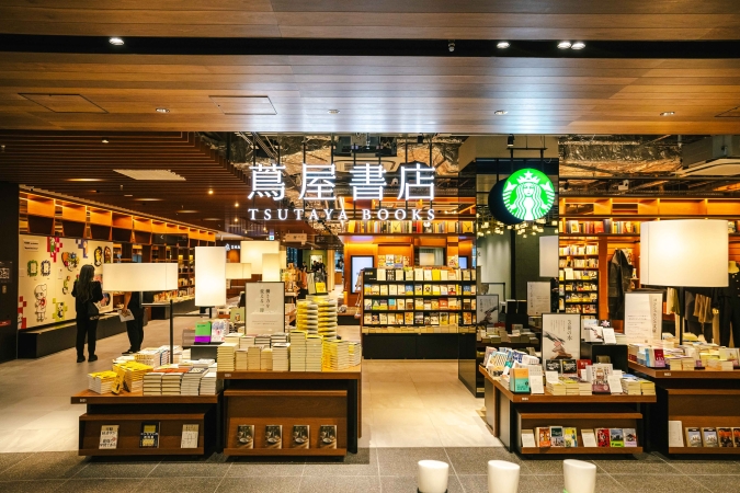 シェアラウンジも話題！ワンビル『福岡天神 蔦屋書店』