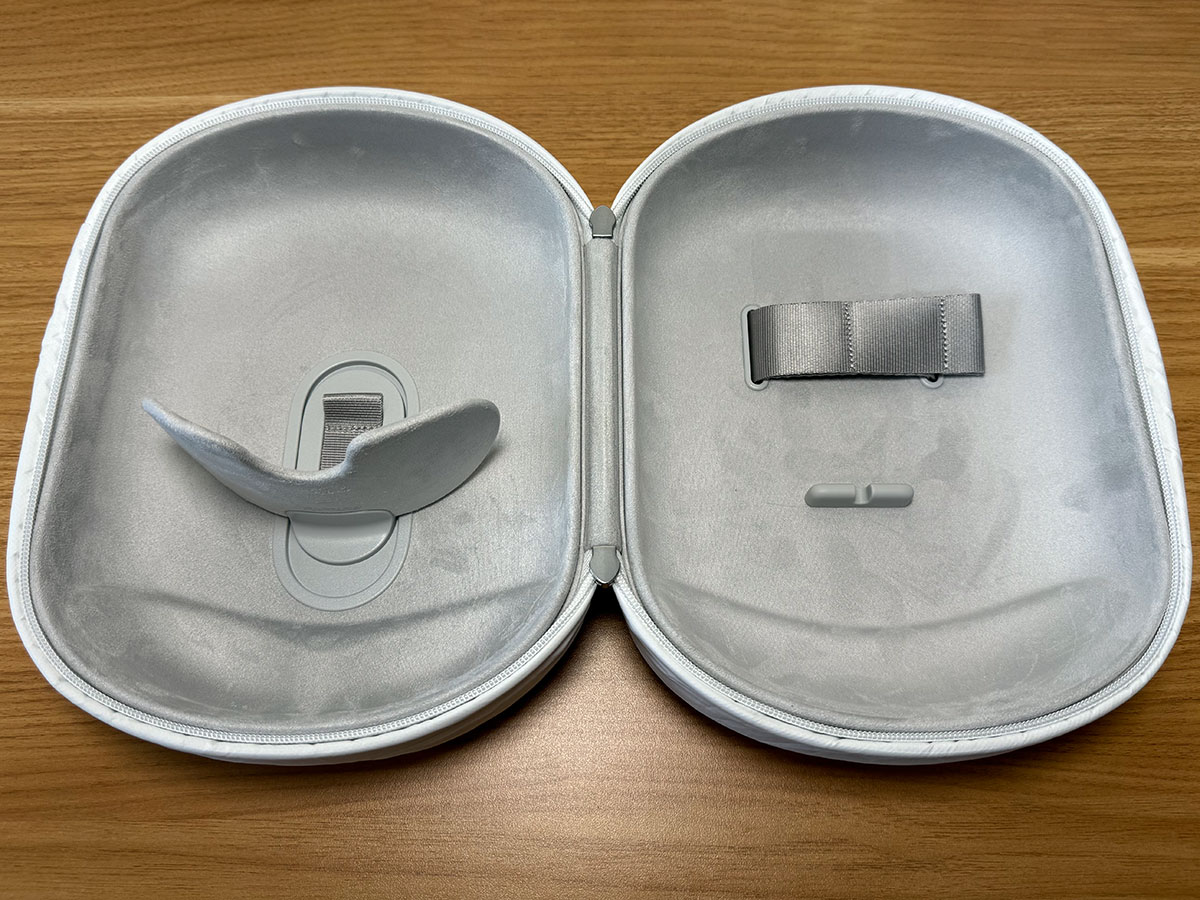 レビュー】Apple純正 Apple Vision Proトラベルケース | アイアリ