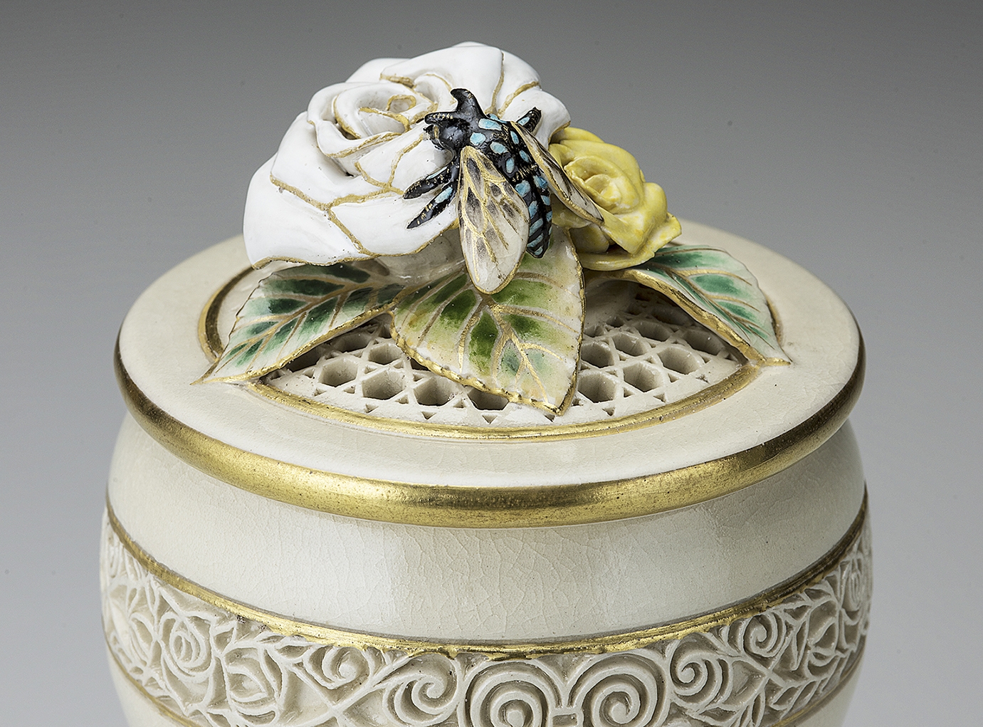 十五代 沈壽官『 薩摩香爐「ブルービー」』 | 陶芸作品（作家特選