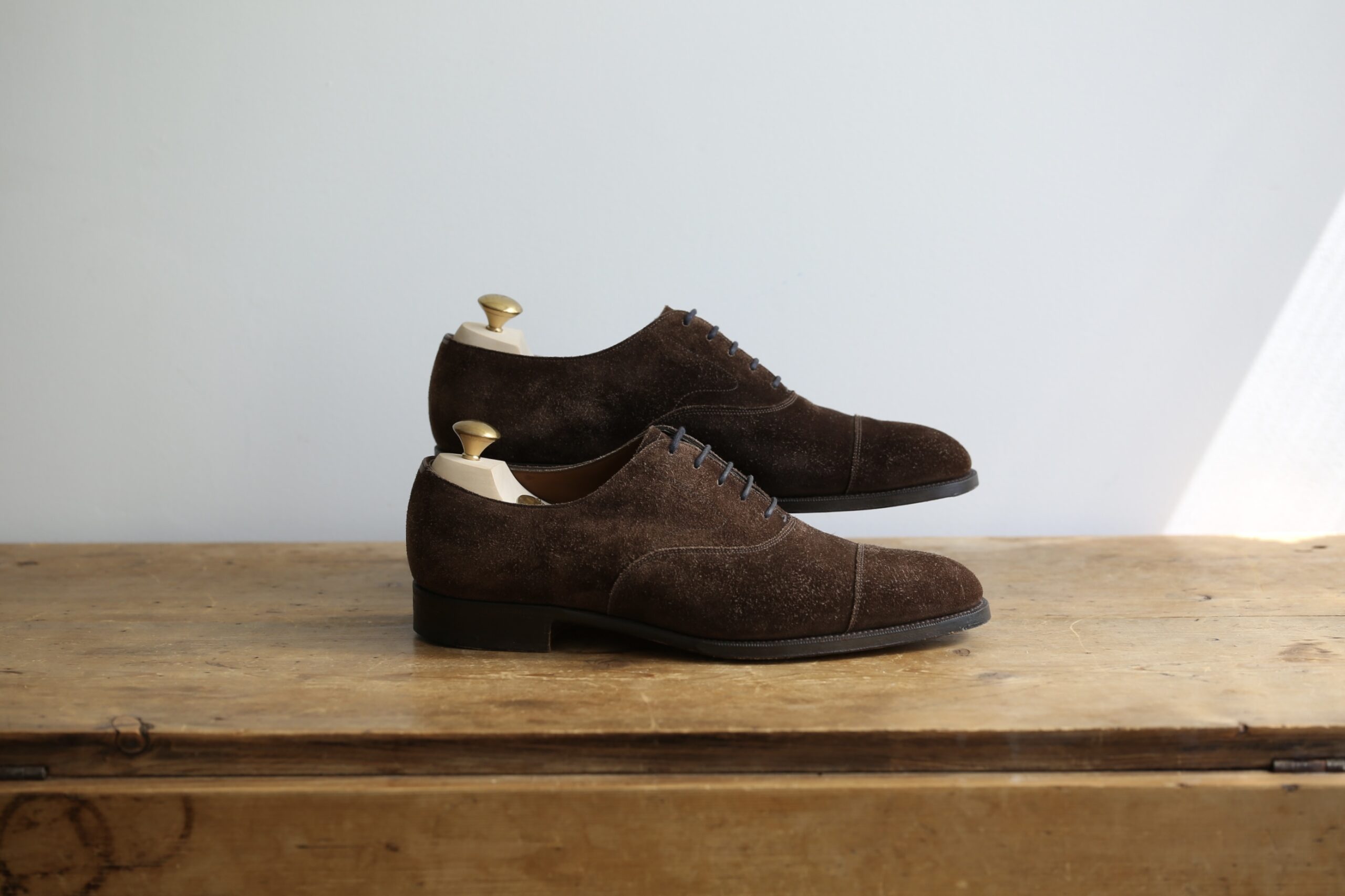 エドワードグリーン EDWARD GREEN】内羽根 スエード革ストレートチップ