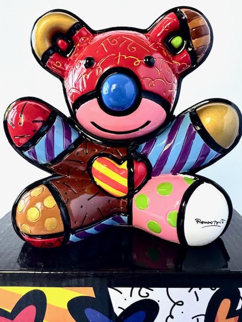 Britto Limited Edition Bear Figurine: LOVE - Artreco