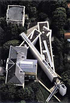 ダニエル・リベスキンド展…日埜直彦