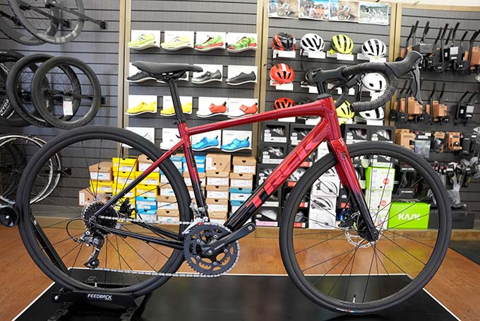 TREK Domane AL2 Gen4 Crimson to Dark Carmine Fade 2024NEWモデル 新