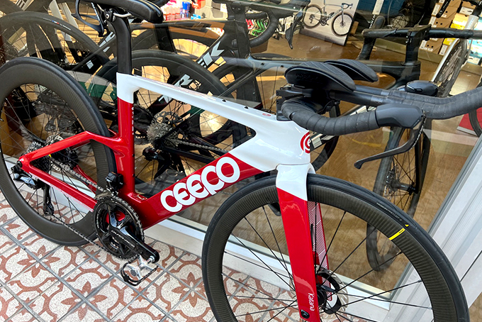 CEEPO KATANA-R Red/White | トライアスロンのことならアスリート