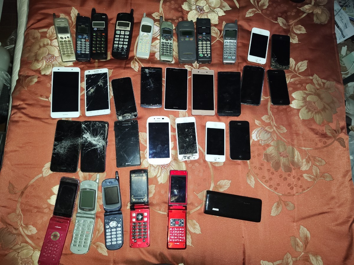 ガラケー PHS スマホ ジャンク品 まとめ売り 計21台 携帯電話 部品取り