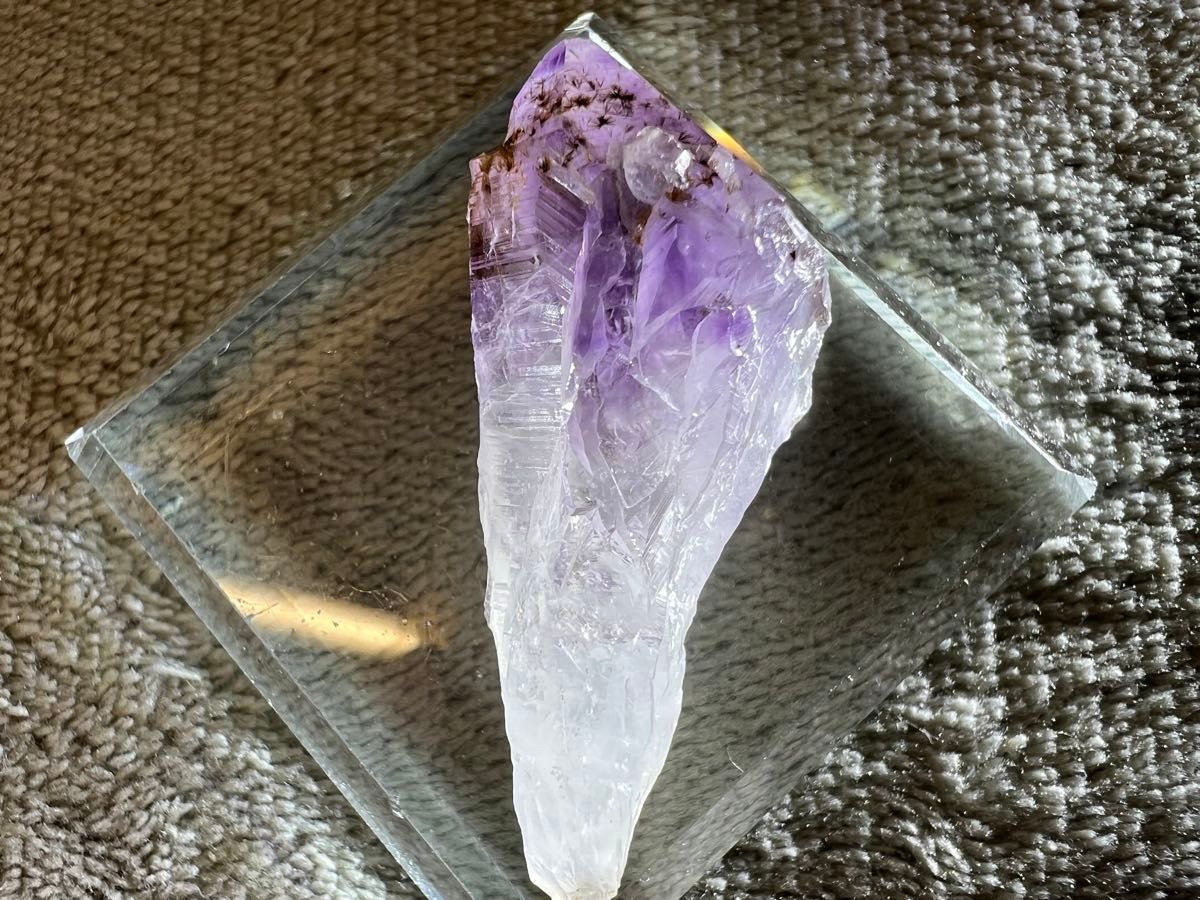 1680【激レア】ロマネサイトインアメジスト 原石 ケース付き｜Yahoo