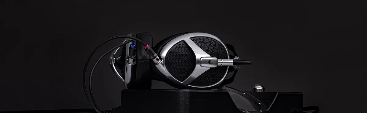 Meze Audio Elite レビュー：スペック競争を超えた、真の音楽体験への