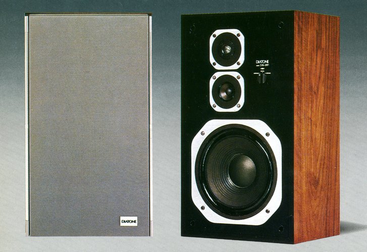 Specifications of the DS 261 DIATONE Speaker System Diatone