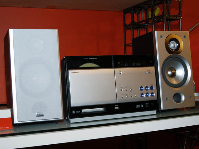 シャープ、ミニコンポ「Auvi」の新モデル