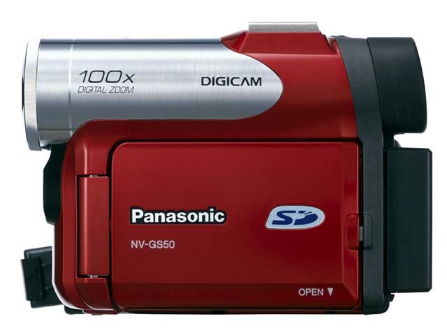 松下、3CCD搭載で世界最小サイズのDVカメラ「NV-GS70K」