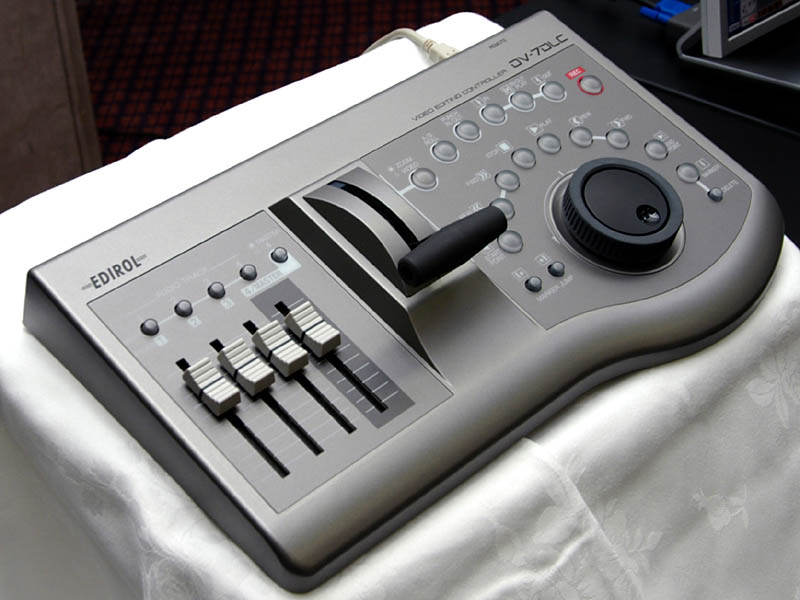 ローランド、初のダイレクトリニアDV編集機「DV-7DL」