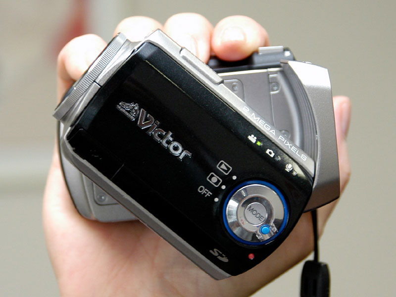 ビクター、1インチHDD/SDカード記録のMPEG-2カメラ