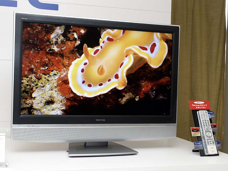 東芝、“デジタル頭脳”搭載の37/32V型液晶テレビ「face」