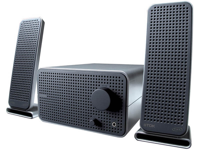 TDK、フラットパネルスピーカーを採用した2.1chスピーカー