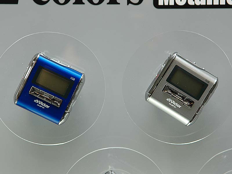 ビクター、スクエアフォルム採用のMP3/WMAプレーヤー