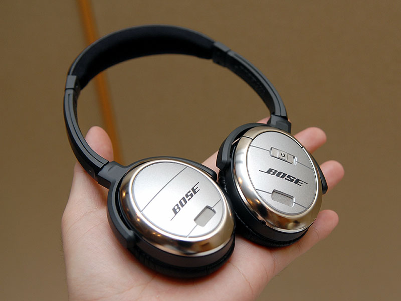 ボーズ、小型/軽量化した新NCヘッドフォン「QuietComfort3」