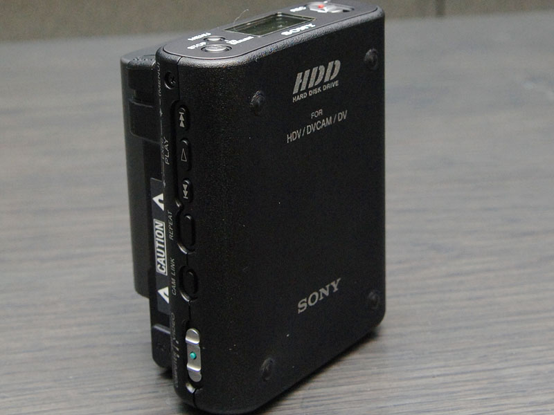 ソニー、HD/HDVカメラ用1.8型60GBポータブルHDD