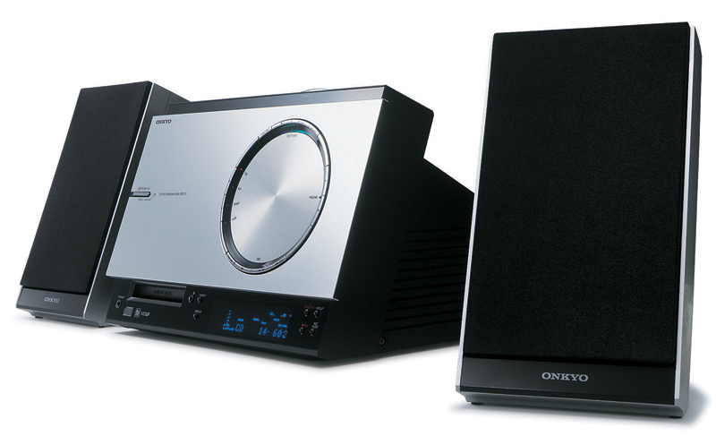 オンキヨー、斜めデザイン採用のCD/MDコンポ