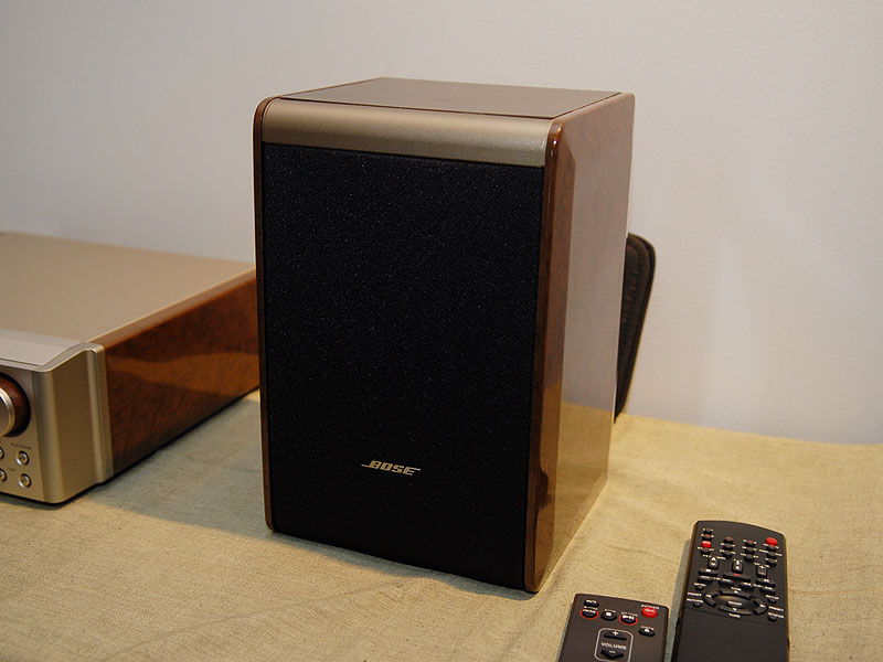 ボーズ、単品スピーカー「125」をセットにしたCD/DVDコンポ