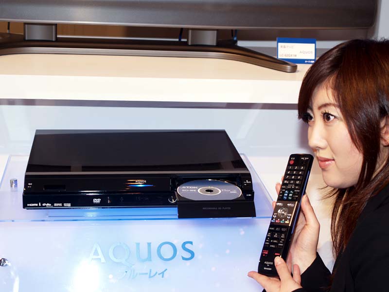 シャープ、“録画もできる”Blu-rayプレーヤー。15万円
