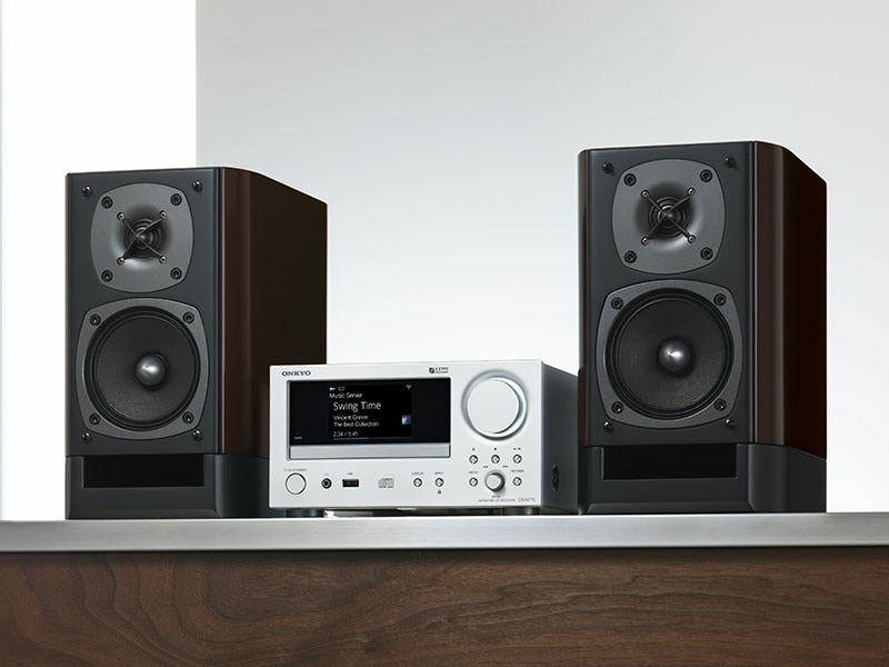 オンキヨー、PC使わずハイレゾをダウンロードする小型コンポ。DSD 11.2