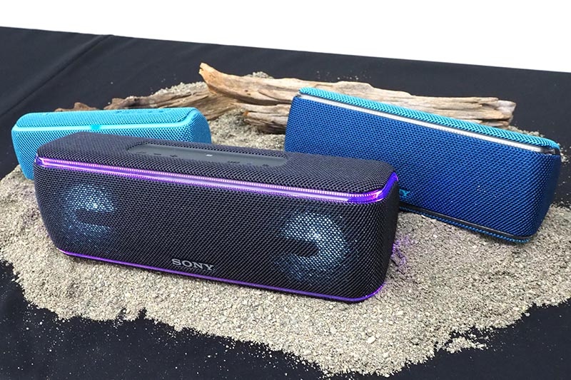 光って叩けるソニー重低音スピーカー「EXTRA BASS」。海でも使える迫力