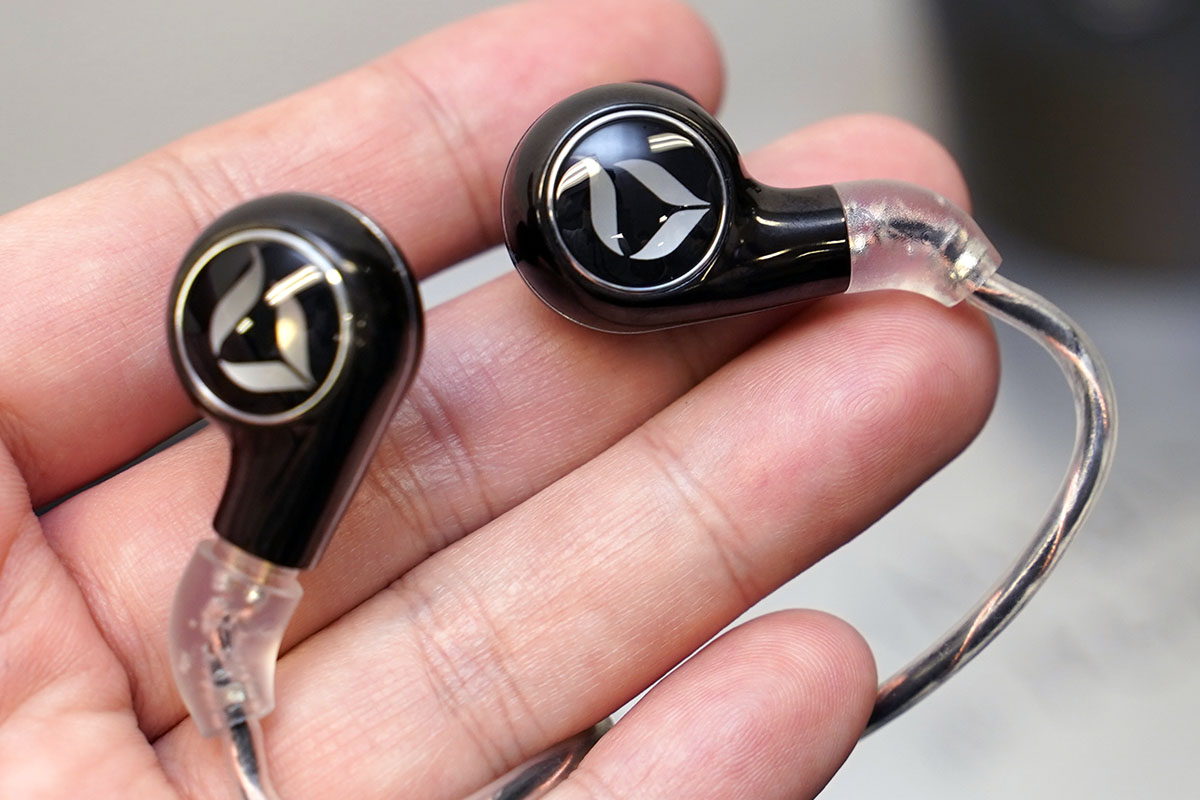 ヘッドフォン祭mini開幕。DITA約50万円の最上位、FiR Audio新IEM - AV