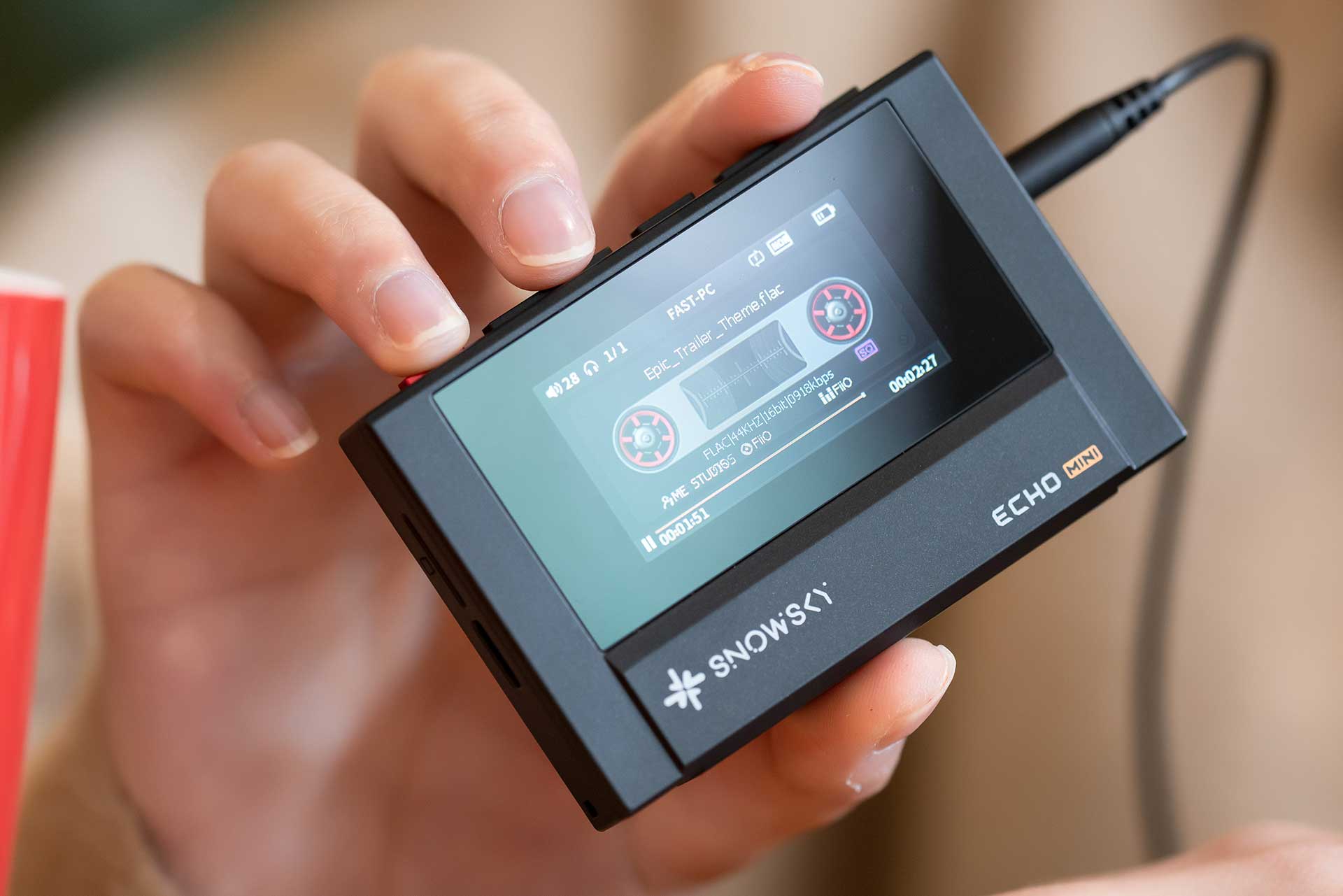 FIIO、約1万円のカセットプレーヤー風音楽プレーヤー「ECHO MINI