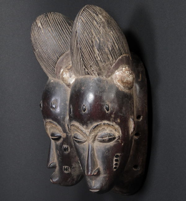 双子のマスク<アフリカの仮面(木彫り)：アフリカ雑貨アザライ