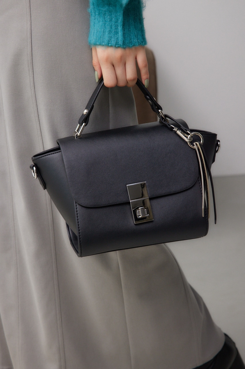 チャームセットトラペイズドフラップバッグ｜WOMEN｜250HAB55-347K