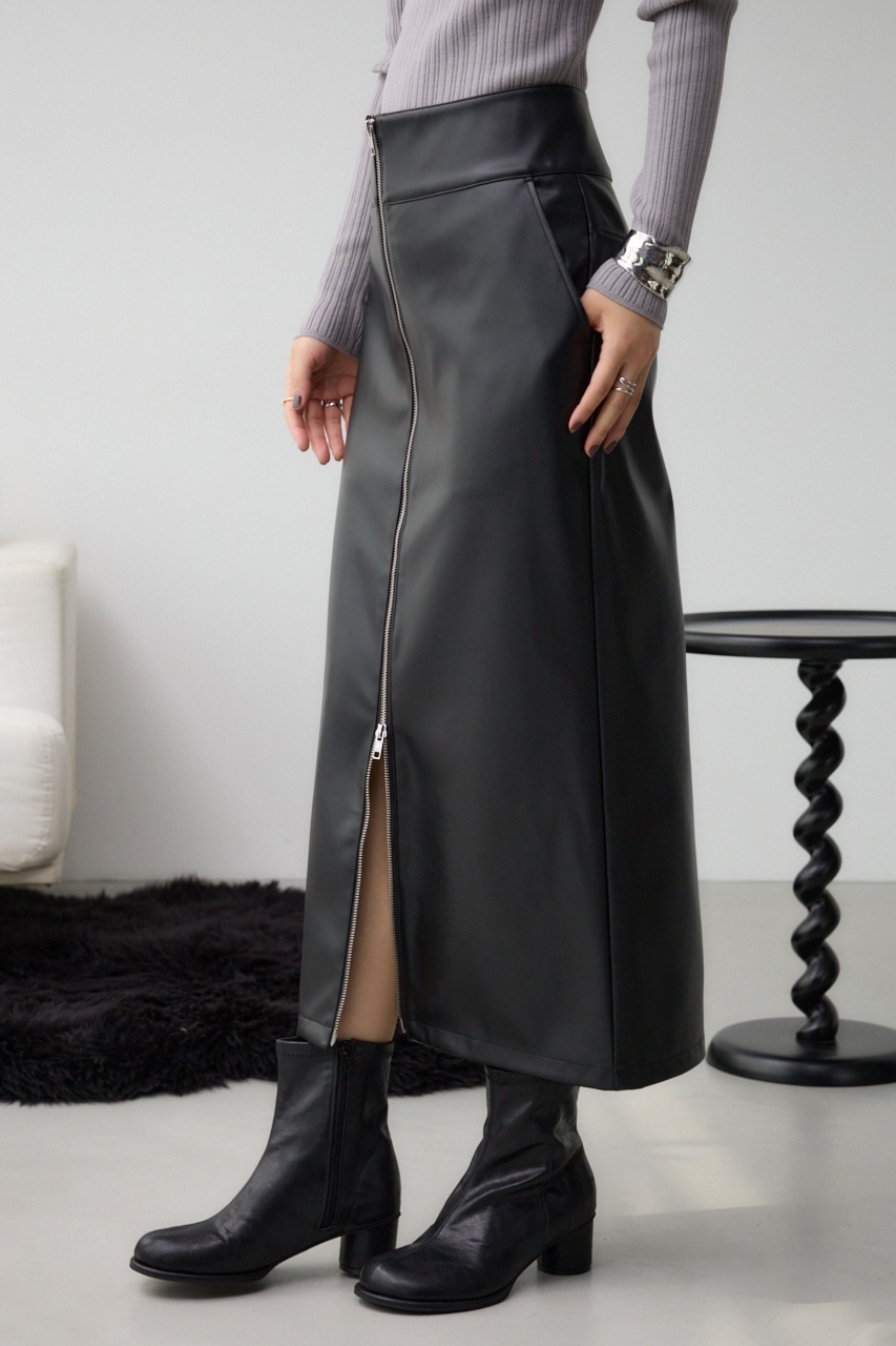 フェイクレザーZIPタイトスカート｜WOMEN｜250ISC31-304I｜AZUL BY
