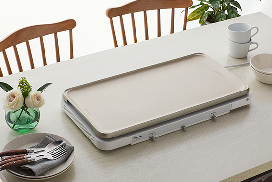 パナソニック、業界初の2口IH調理器・ホットプレートを8月1日に発売