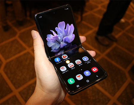 au限定の折りたたみスマホ「Galaxy Z Flip」、約18万円で発売 - BCN＋R