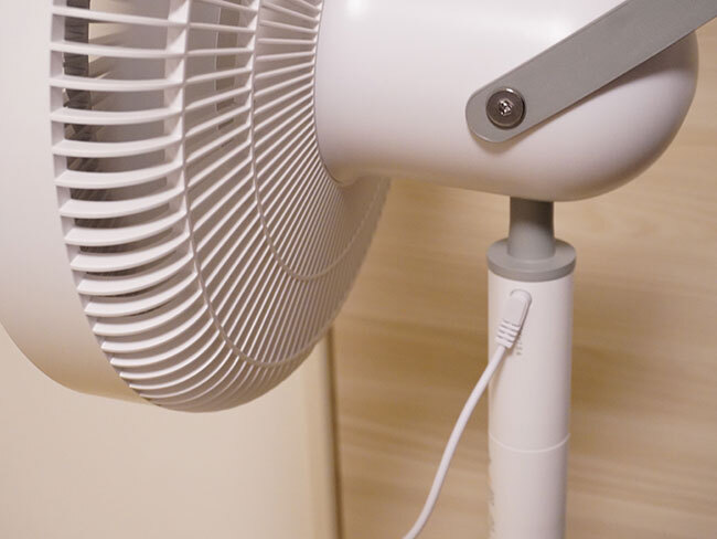 扇風機が「コードレス」だとこんなに便利！「LAViNO エアーループ」を