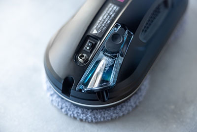 AIで窓拭き革命！ 自動で水拭きしてくれる掃除ロボット「HOBOT388」が