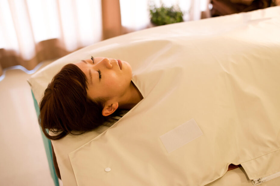 高千穂の岩盤使用のヒートマット、パワースポットの癒しをサロンや自宅